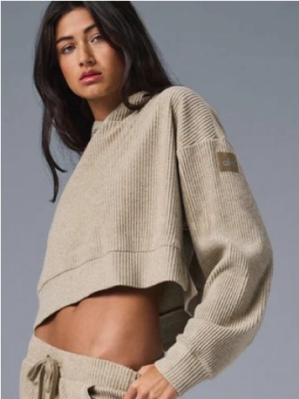 ALO Yoga Muse Hoodie Gravel Heather Long Sleeve Crop Sweatshirt Tan Gym Workout - Picture 3 of 15
